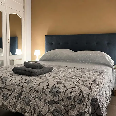 2-bed Sleeps 5 With Pool & Parking
