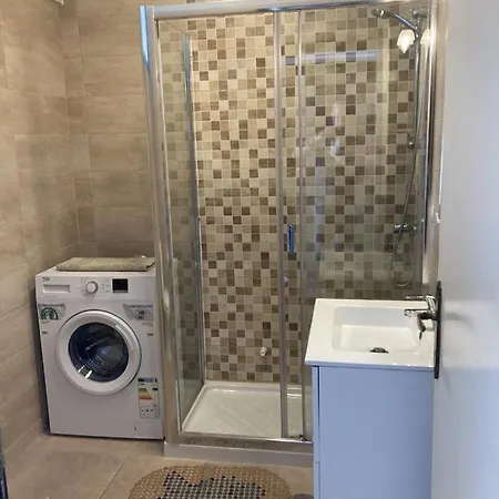 2-bed - Sleeps 5 - Outdoor Pool Διαμέρισμα