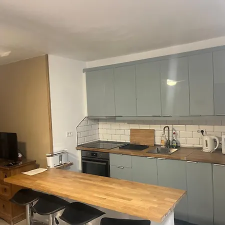2-bed - Sleeps 5 - Outdoor Pool