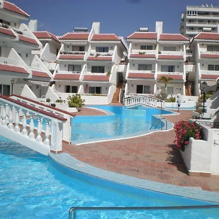 2-bed - Sleeps 5 - Outdoor Pool Διαμέρισμα